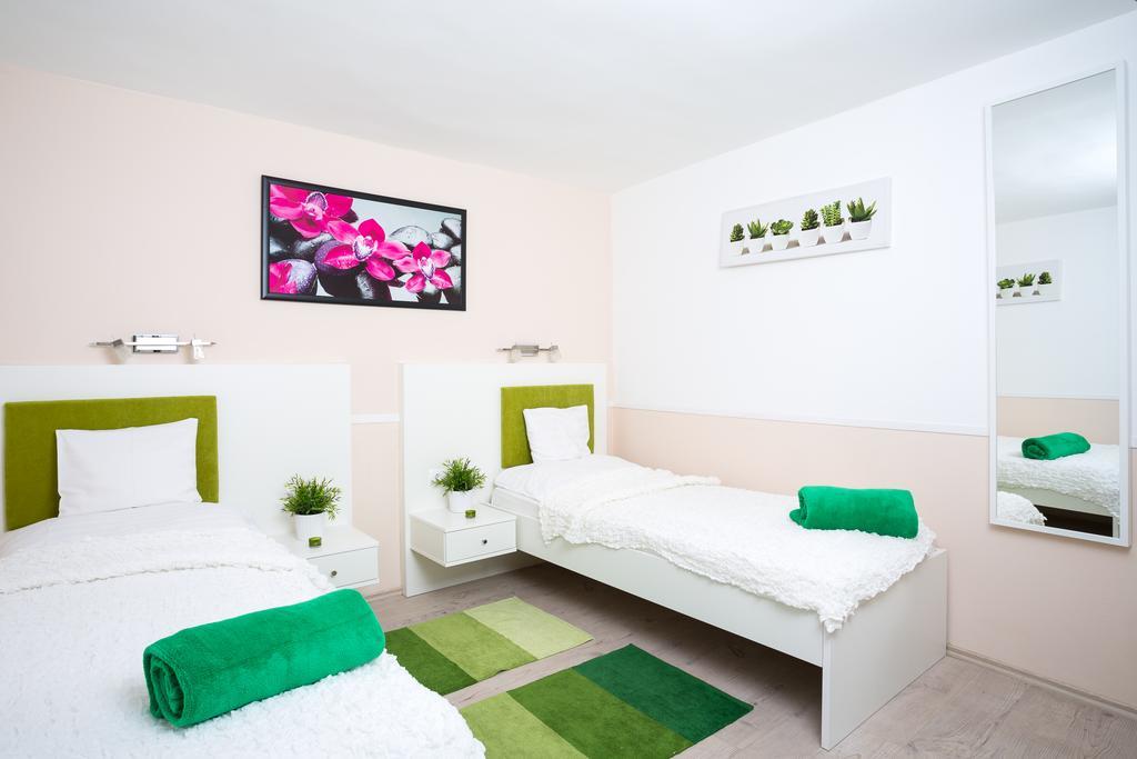 Szivárvány Panzió Szeged Habitación foto